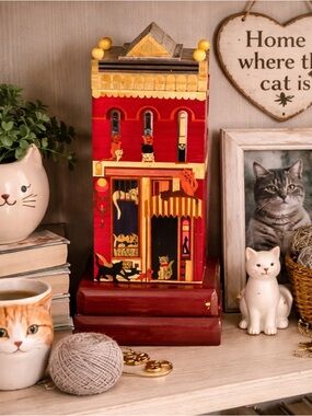 Vintage Cat Shop Decor